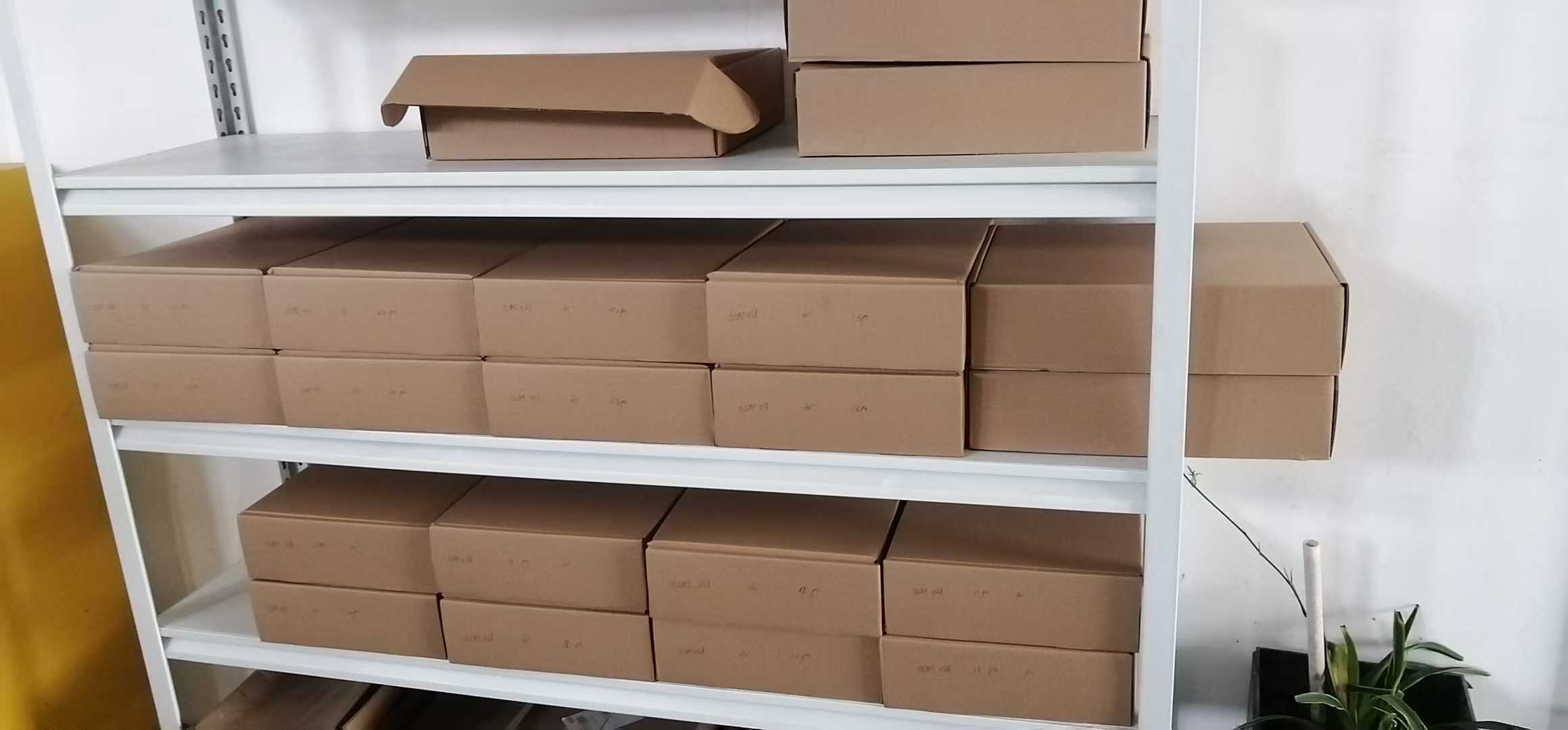 Vật tư tiêu hao đang được vận chuyển